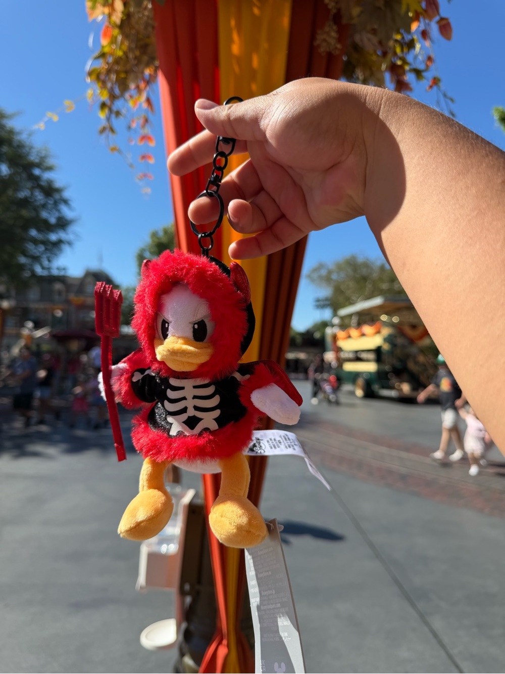 Red Devil Skeleton Halloween Donald Duck Plush keychain - Picture 4 of 4